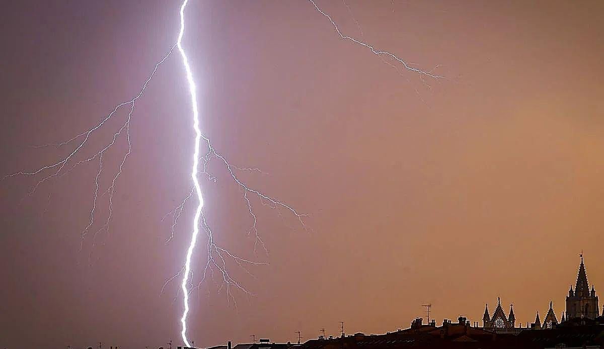 León se prepara para una semana de tormentas, granizo y temperaturas que rozarán los siete grados por la noche