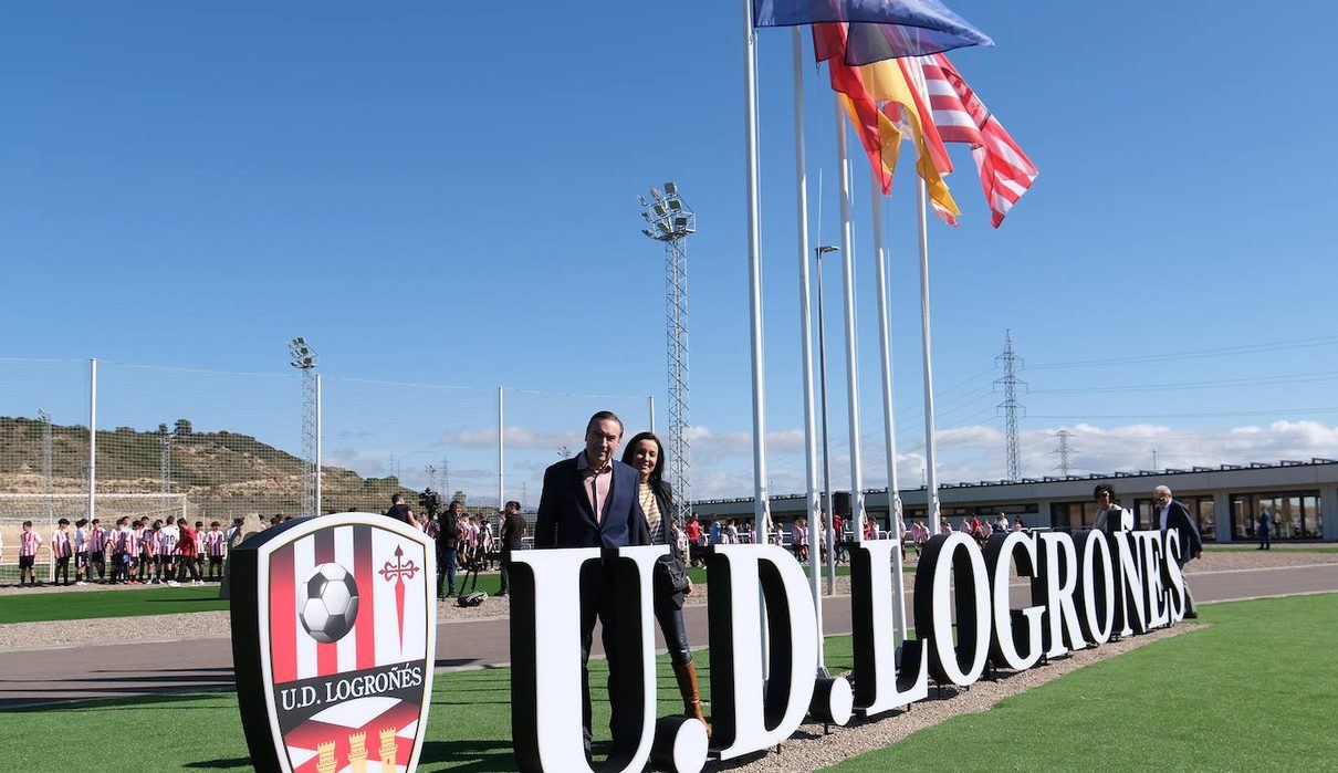 La afición salva el estreno multitudinario en Valdegastea mientras el Ayuntamiento sigue sin resolver los accesos