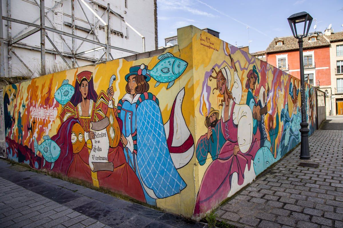Un mural transforma las paredes de Berceo para rendir homenaje a su poeta más ilustre