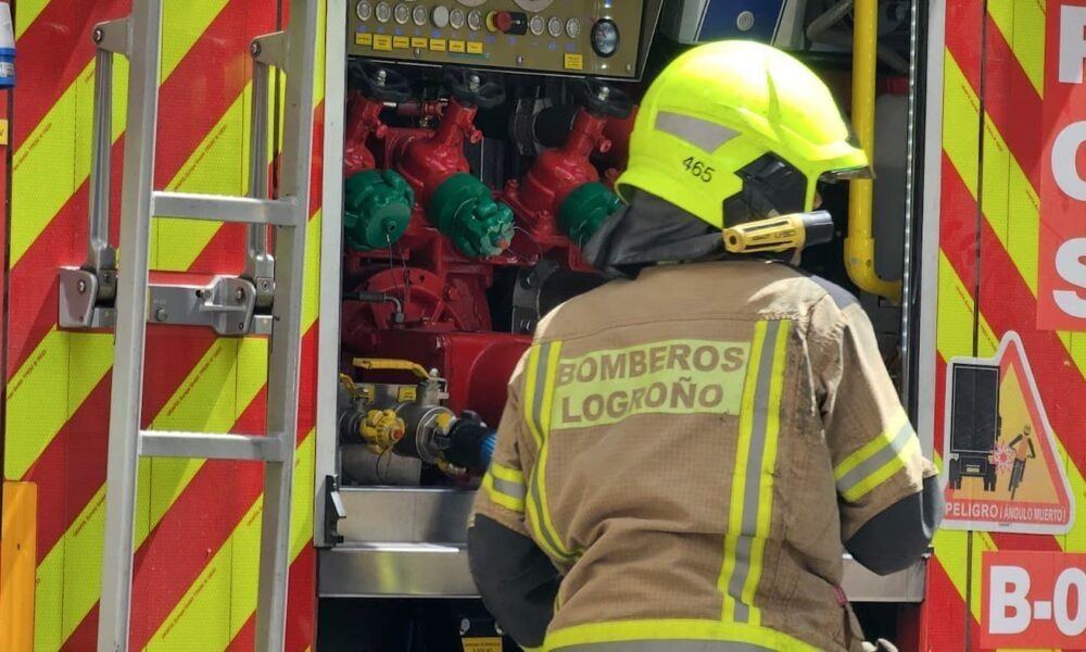 Un incendio en una vivienda de Logroño manda al hospital a dos vecinos de 59 y 83 años