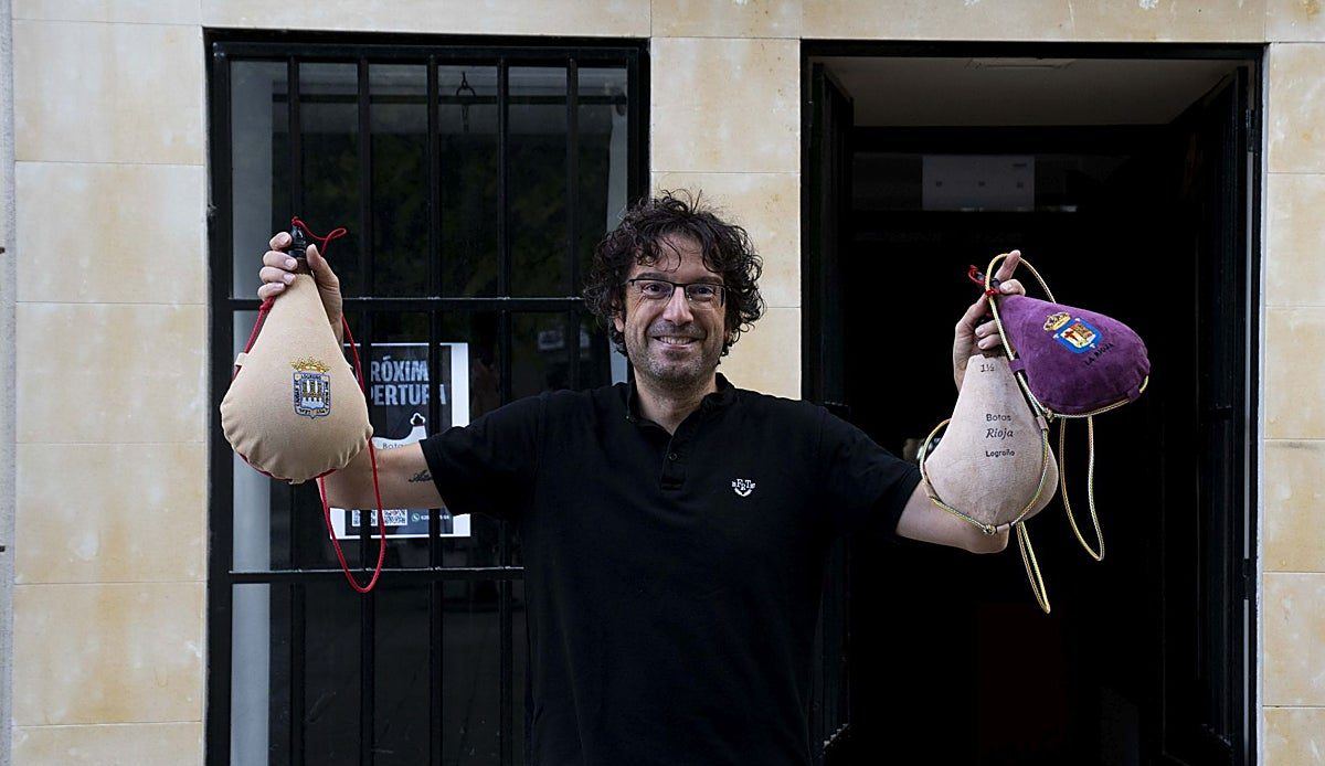 El último botero de La Rioja abre tienda en el Casco Antiguo para salvar un oficio con 160 años de historia
