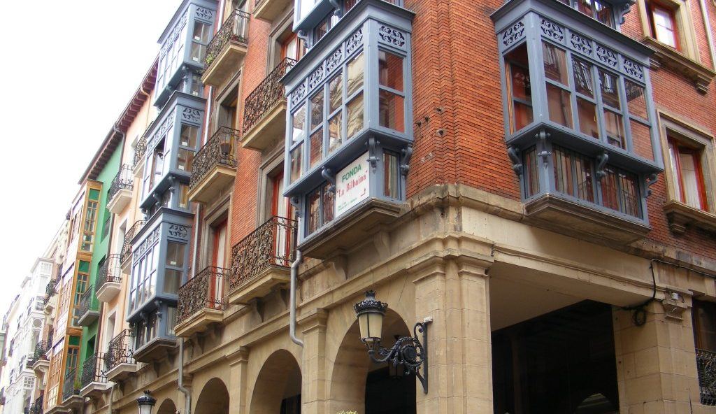 Cuarenta y dos años de historia y oficio cierran para siempre en la calle Portales de Logroño