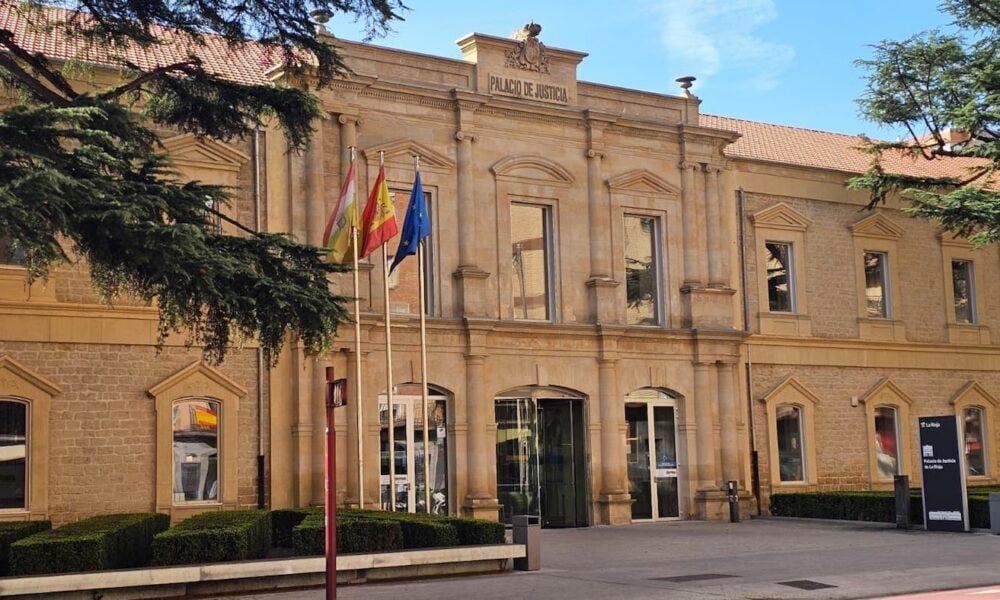 Seis años de cárcel para el hombre que paliza a un transeúnte en el centro de Logroño para robarle la cadena y el móvil