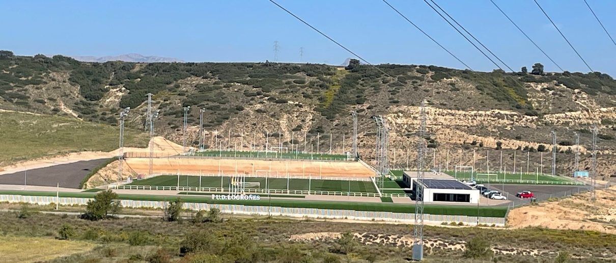 Valdegastea acoge el reencuentro del Ebro: el Logroñés con la ilusión del ascenso, el Zaragoza con el peso del descenso