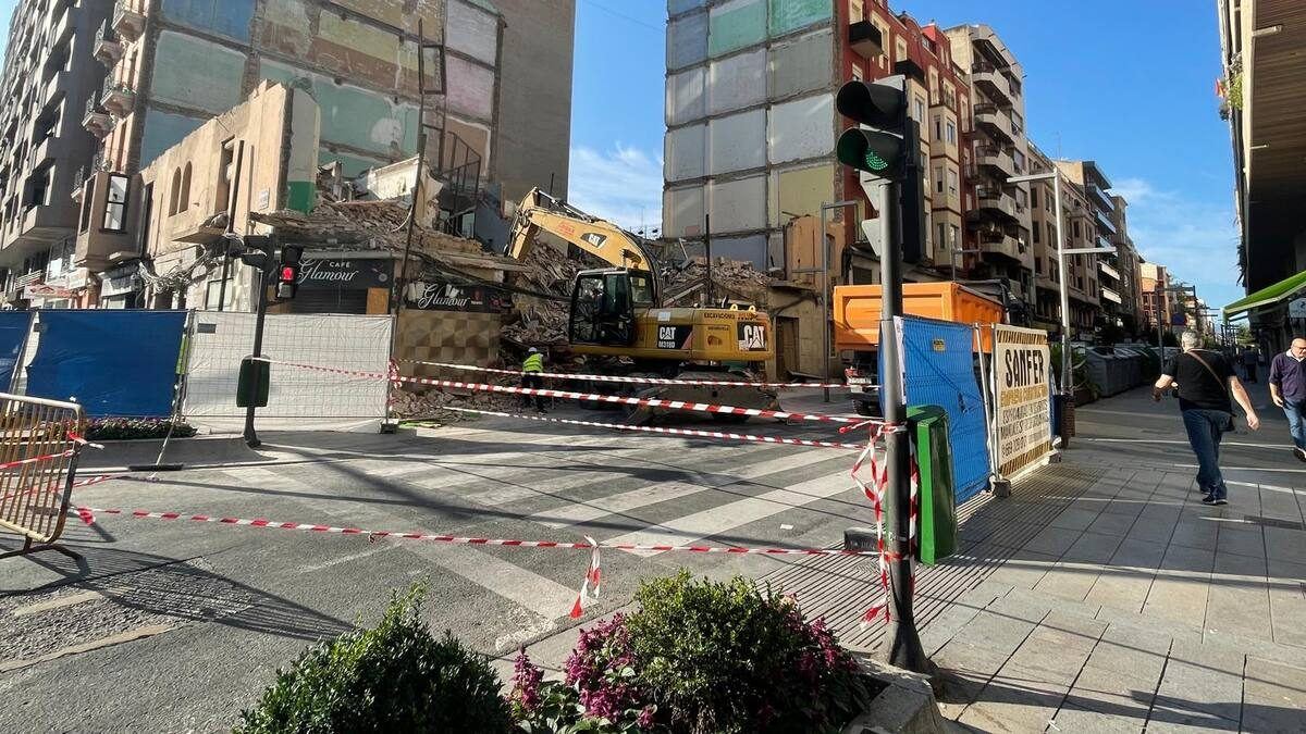 Vecinos de Logroño denuncian que el Ayuntamiento deja las obras a medias en distintos puntos de la ciudad
