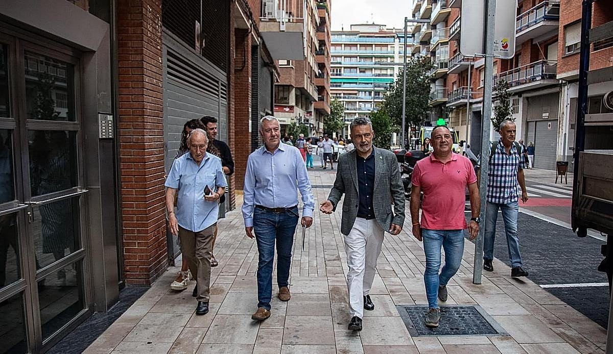 La reurbanización de la calle Lardero concluye antes de plazo y con el respaldo del alcalde de Logroño
