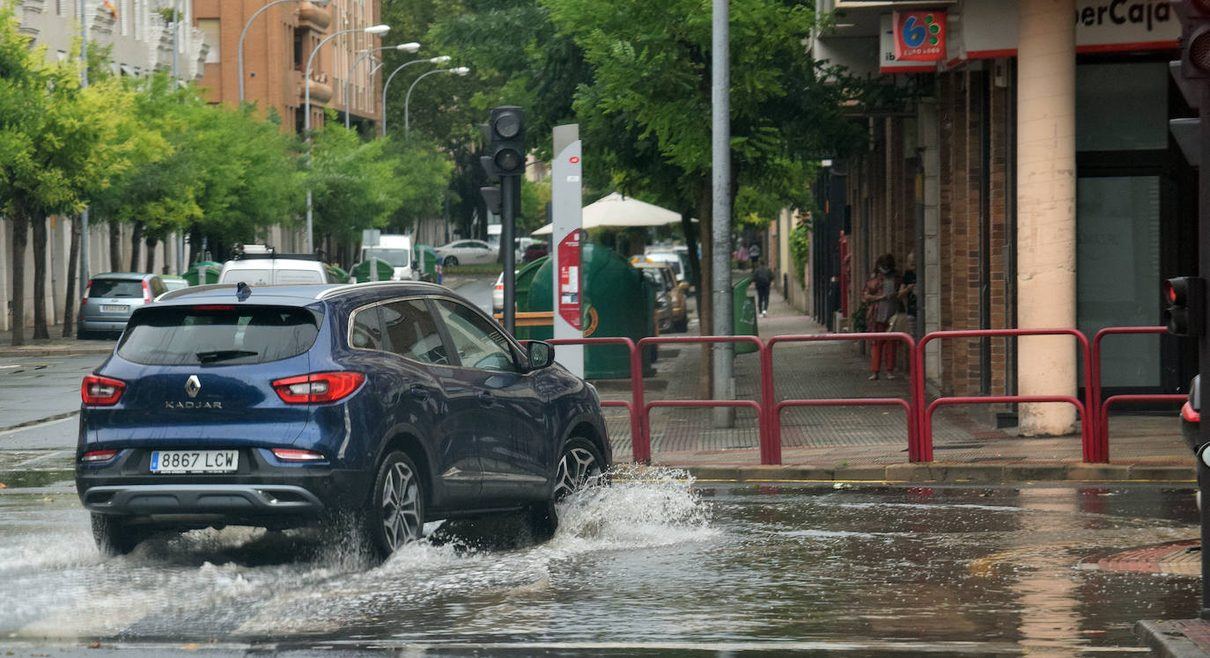 Las tormentas arruinan el arranque de las fiestas de Corera al desbordar varios barrancos y anegar las calles