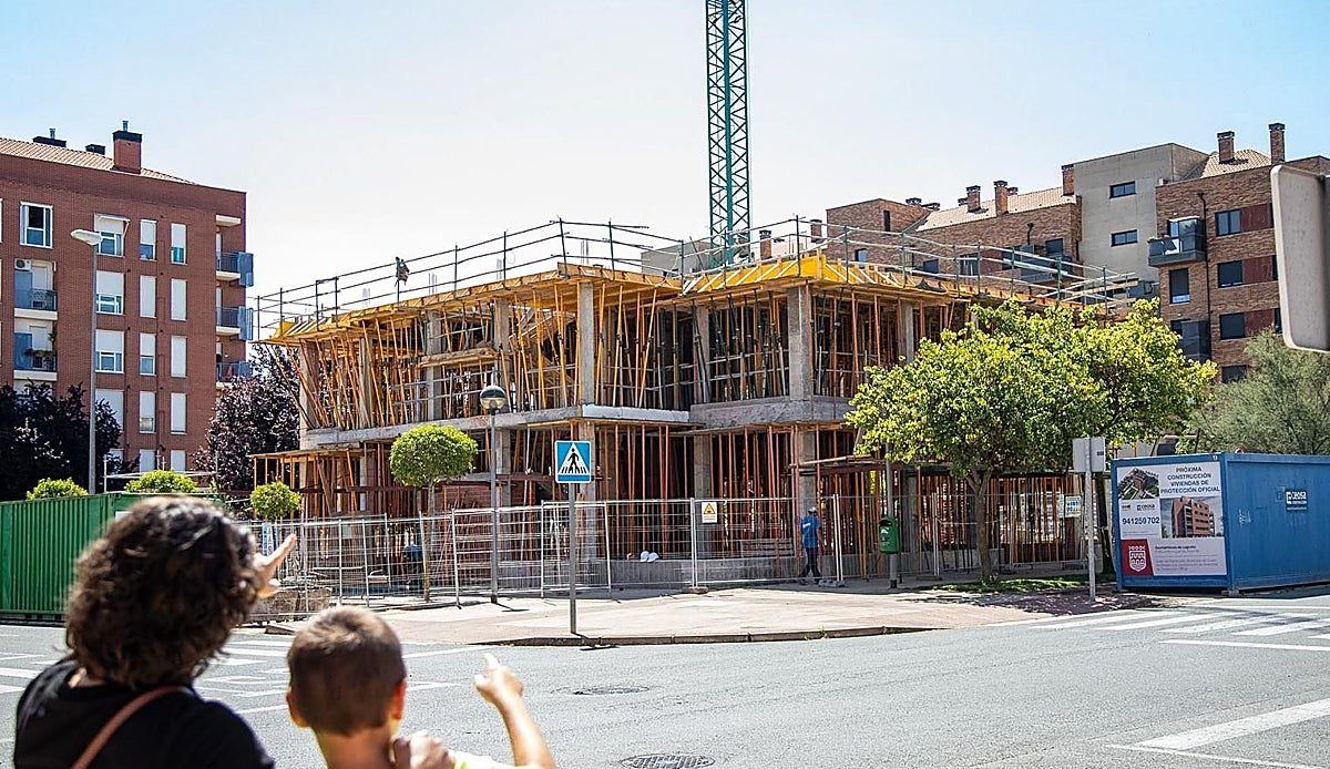 Silencio de las promotoras de VPO en Logroño: tres avisos del Ayuntamiento sin respuesta