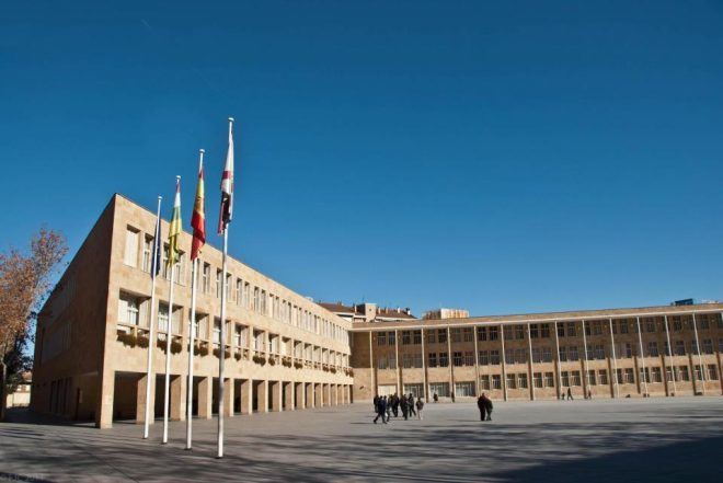 Logroño recorta 1,37 millones en ayuda a domicilio mientras las familias denuncian horas sin cubrir y cuidadoras que cambian