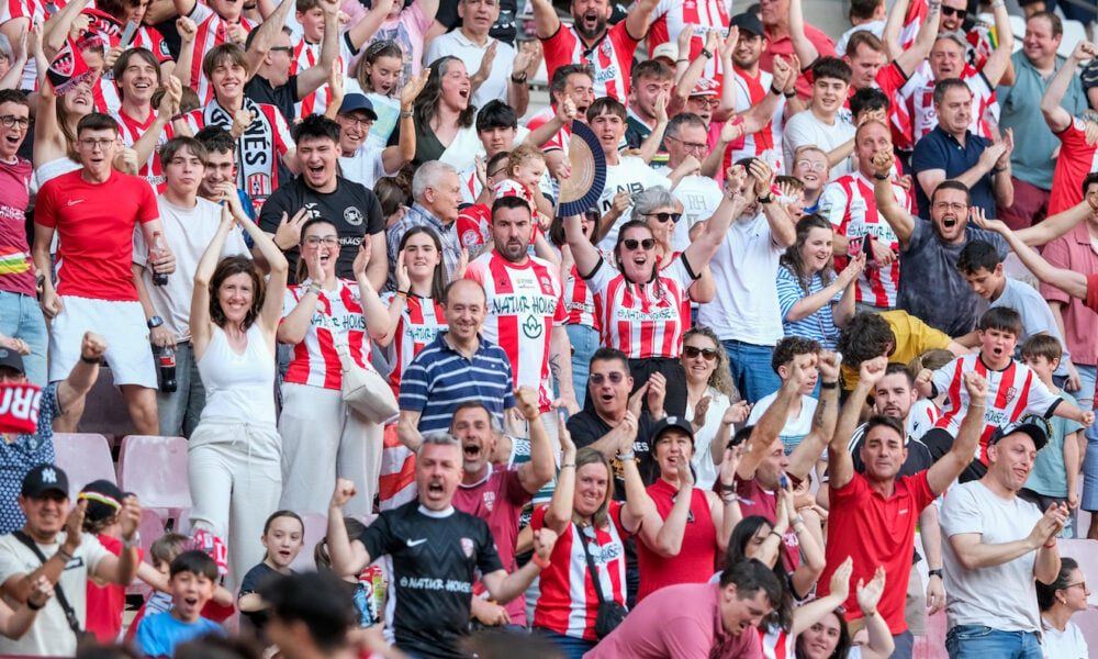 La afición blanquirroja se vuelca con el Logroñés: más de 4.000 abonados antes del primer pitido