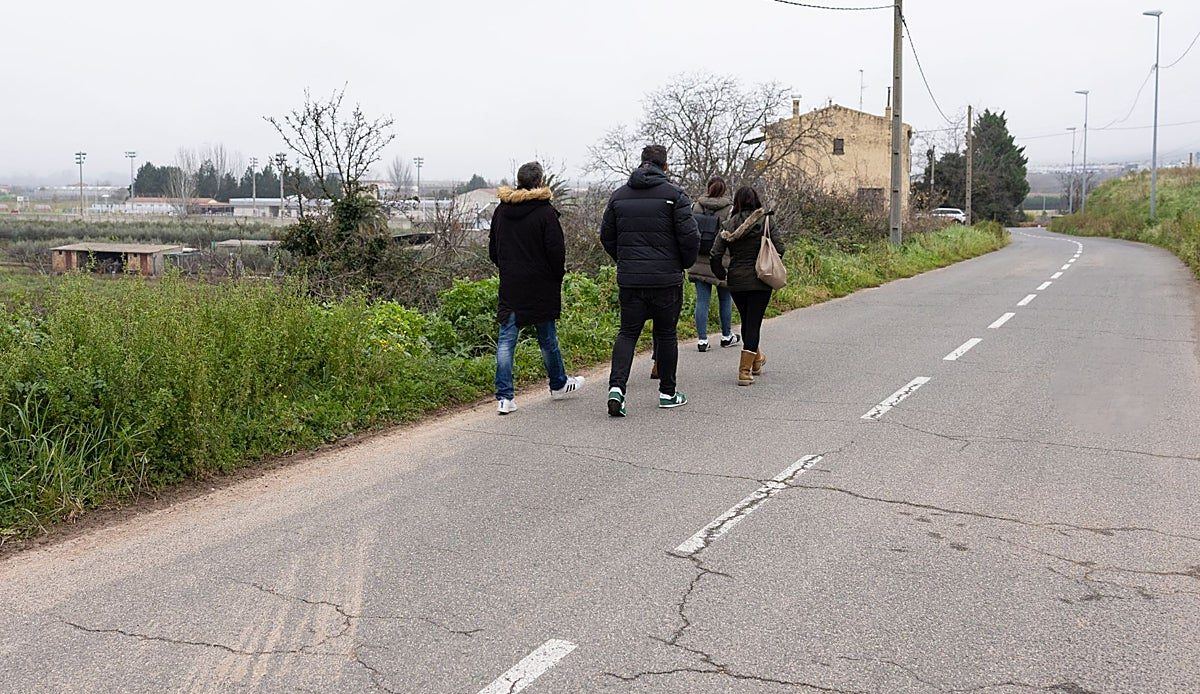 Varea tendrá acera en el Camino de Canicalejo: el Ayuntamiento convoca a los propietarios afectados para iniciar las expropia
