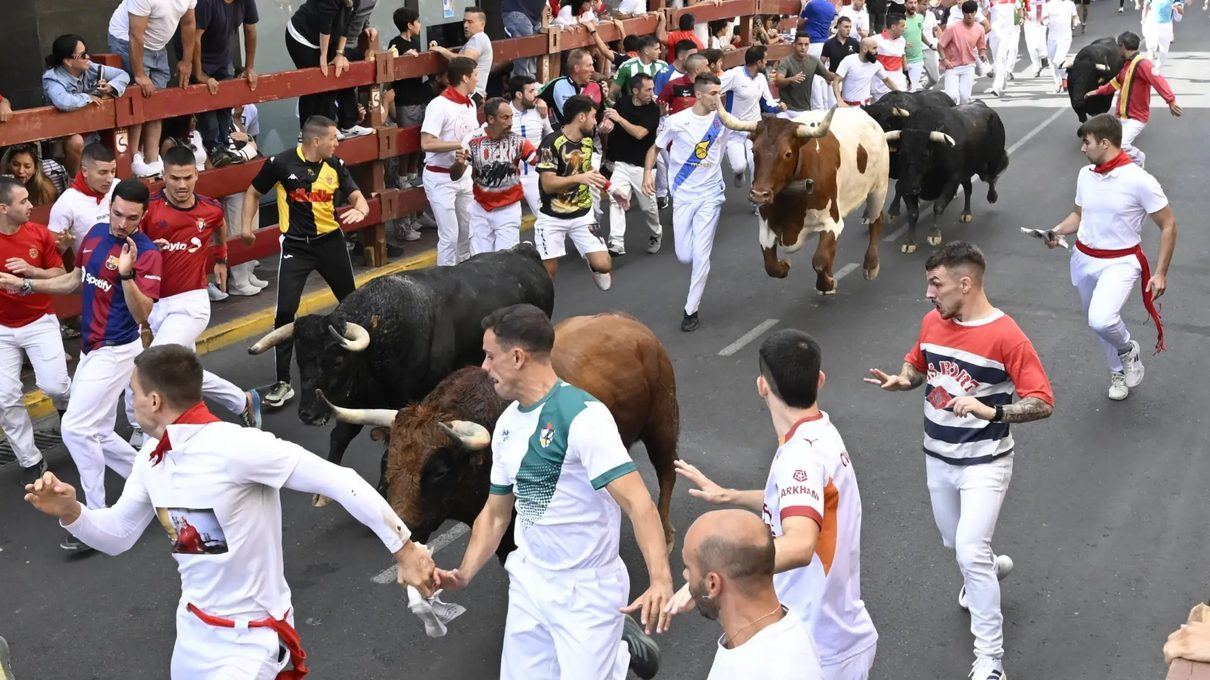 Diez heridos en el primer encierro de San Sebastián de los Reyes, con un mozo grave tras golpearse la cabeza en la calle Real