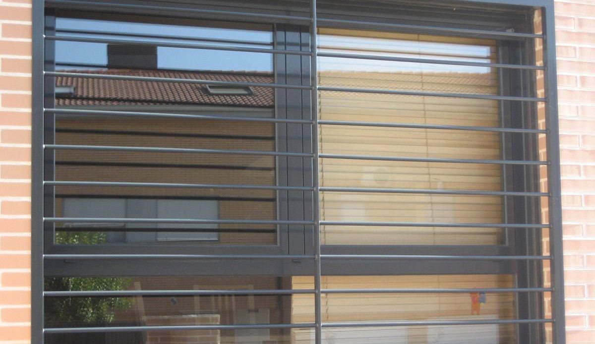 Vendían cocaína y metanfetamina por la ventana en pleno Tetuán: dos detenidos tras el desmantelamiento de un narcopiso