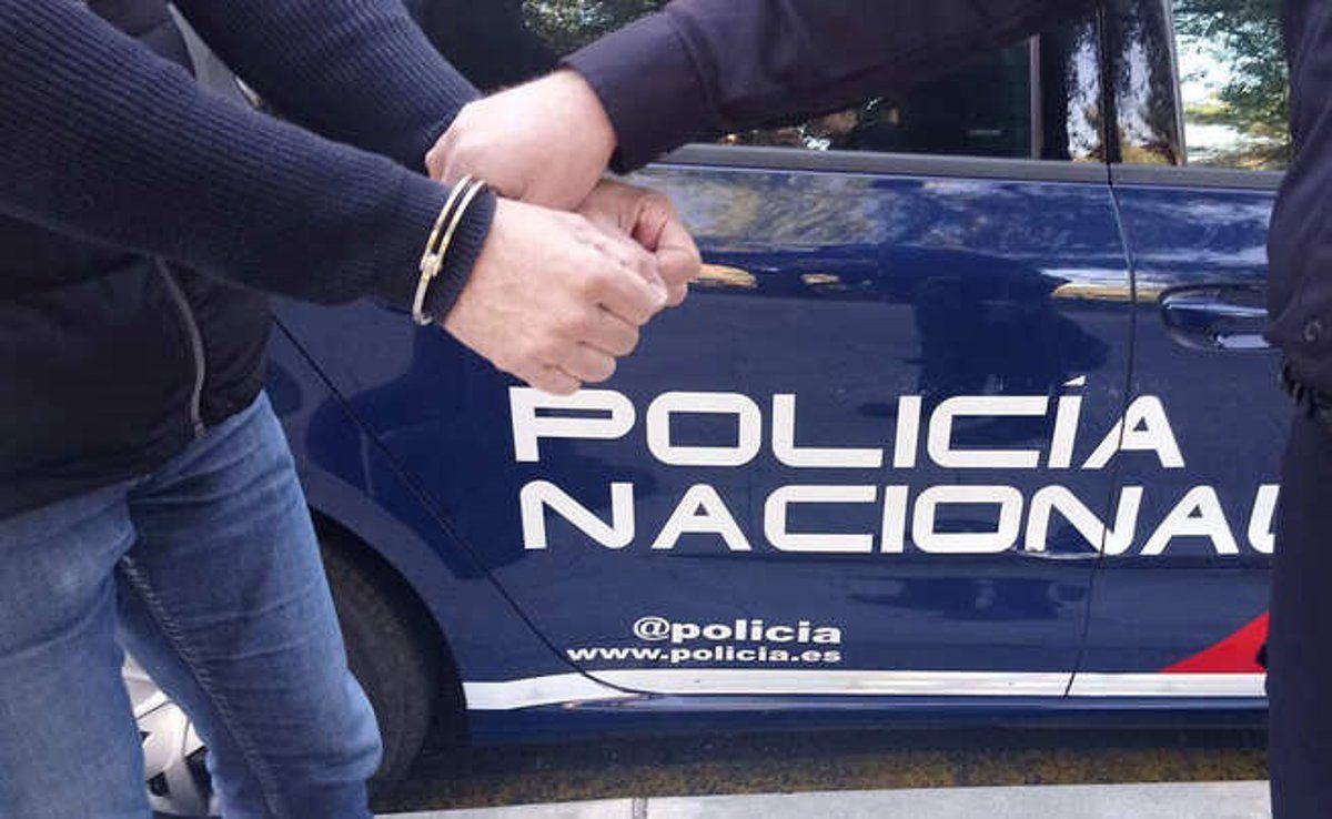 Cae en Móstoles una red familiar de explotación sexual que tenía a veinte mujeres hacinadas en el sótano de un chalet