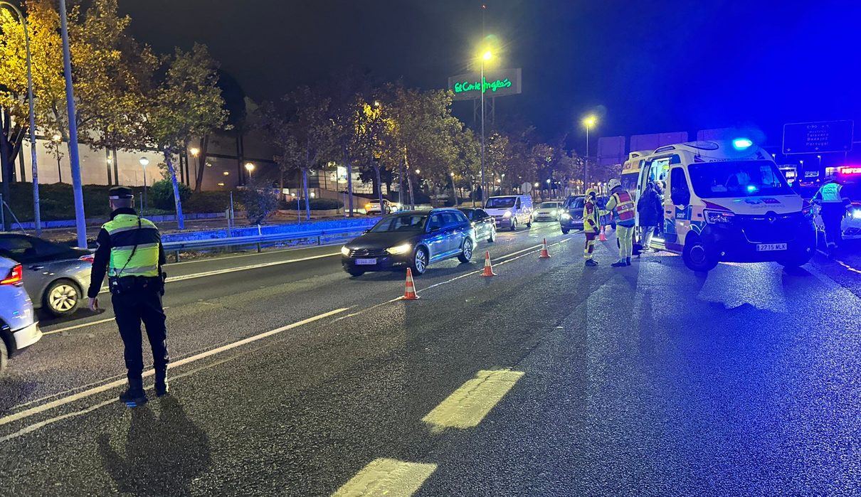 Un peatón lucha por su vida tras ser atropellado cruzando una carretera de Alcorcón