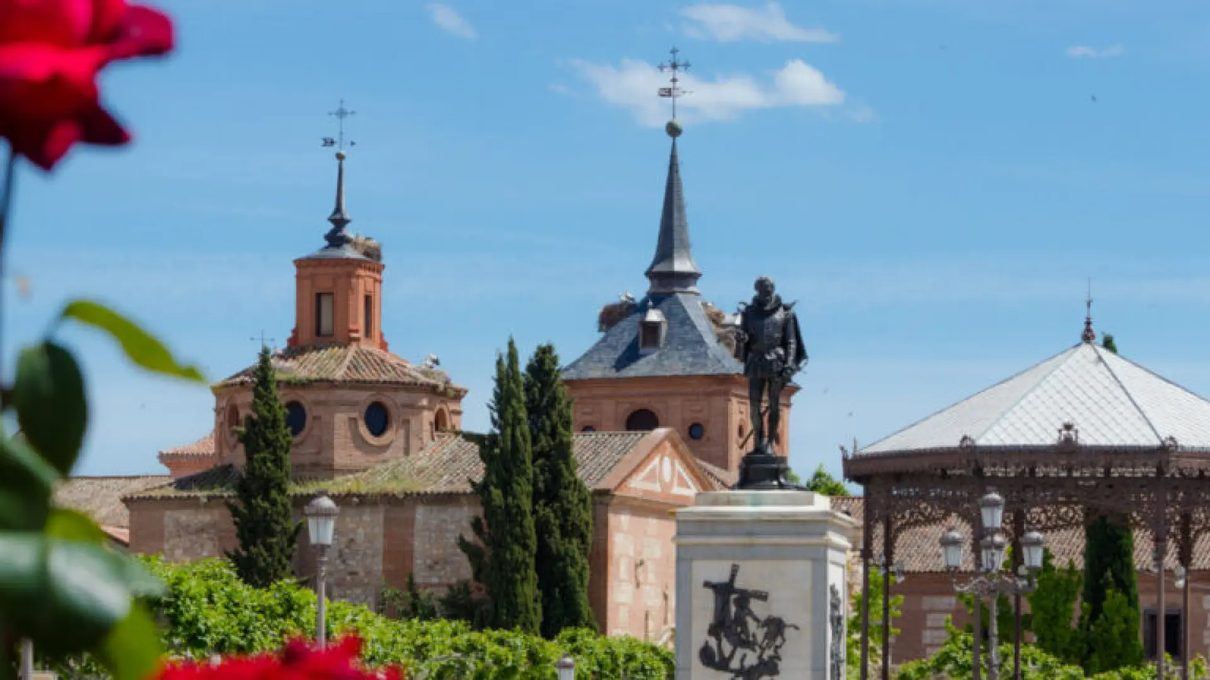 Alcalá de Henares se viste de fiesta del 22 al 30 de agosto con Lola Índigo y Loquillo como grandes estrellas