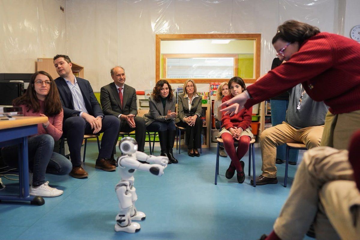 Robots con inteligencia artificial llegarán a diez colegios madrileños para ayudar a niños con necesidades especiales