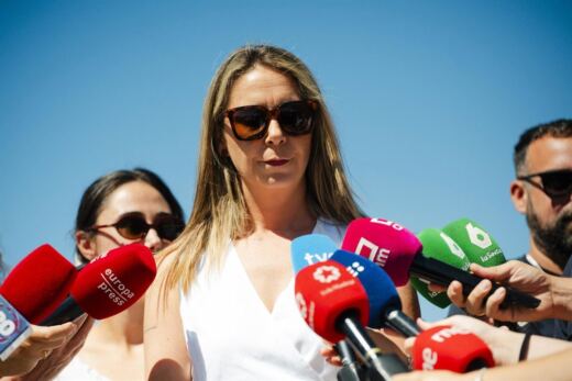 El PSOE acusa a Ayuso de comprar "a escondidas" un ático millonario en Chamberí y exige que dé la cara