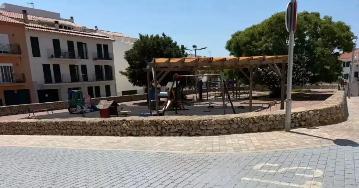 El pequeño municipio menorquín de Es Migjorn Gran invierte 90.000 euros en transformar su principal espacio de juego infantil