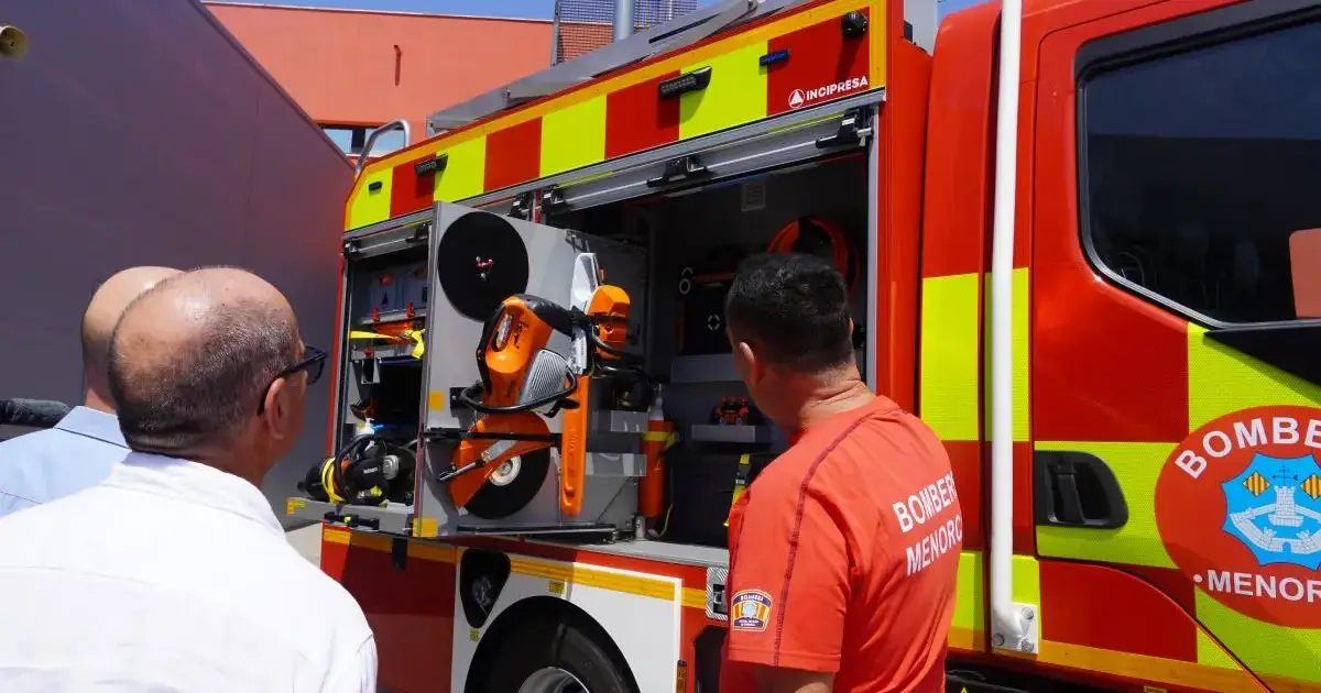 Menorca estrena dos camiones de bomberos de última generación con una inversión de más de 900.000 euros
