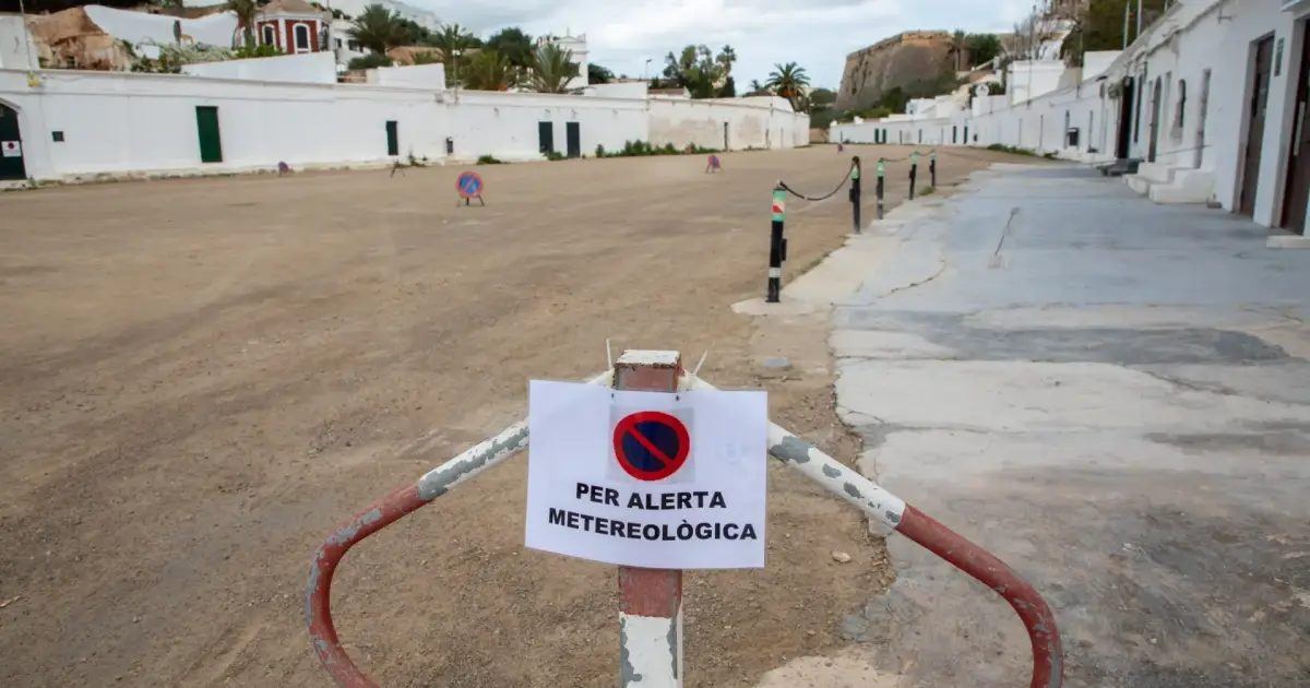 Ciutadella amanece en alerta naranja por rissaga con oscilaciones marinas que pueden superar el metro