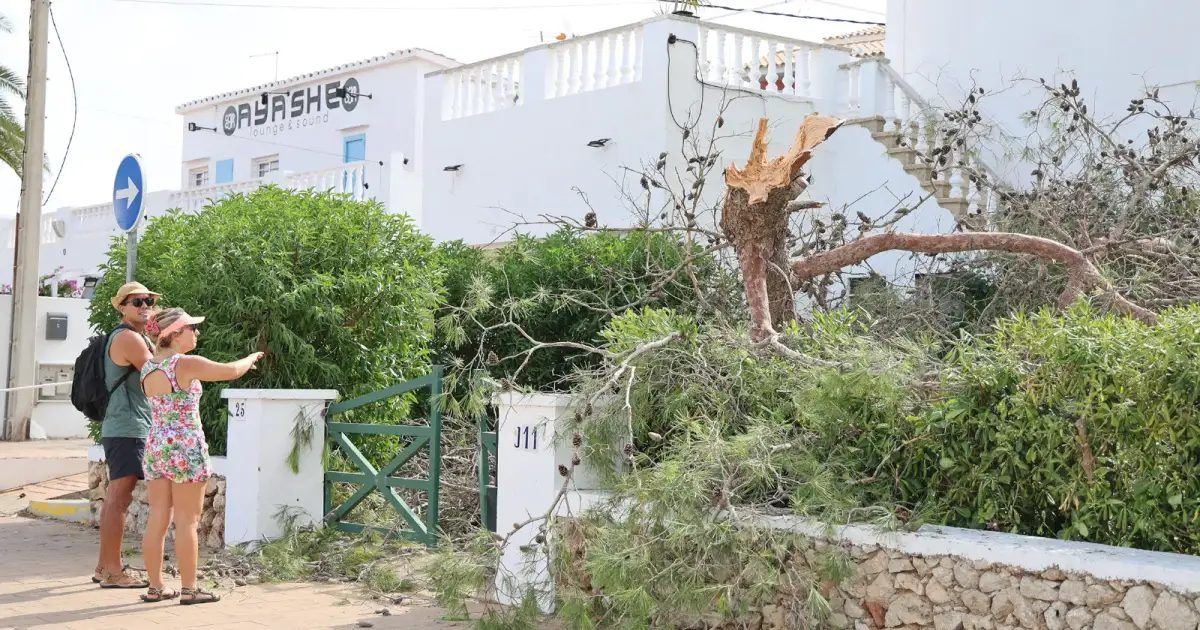 La tormenta que arrasó Menorca deja a vecinos y empresas ante una factura millonaria de daños