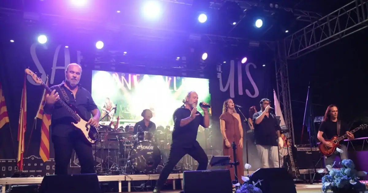 Els Fraggles Rock abren sus fiestas más especiales con un pregón lleno de rock, humor y veinte años de amor al pueblo