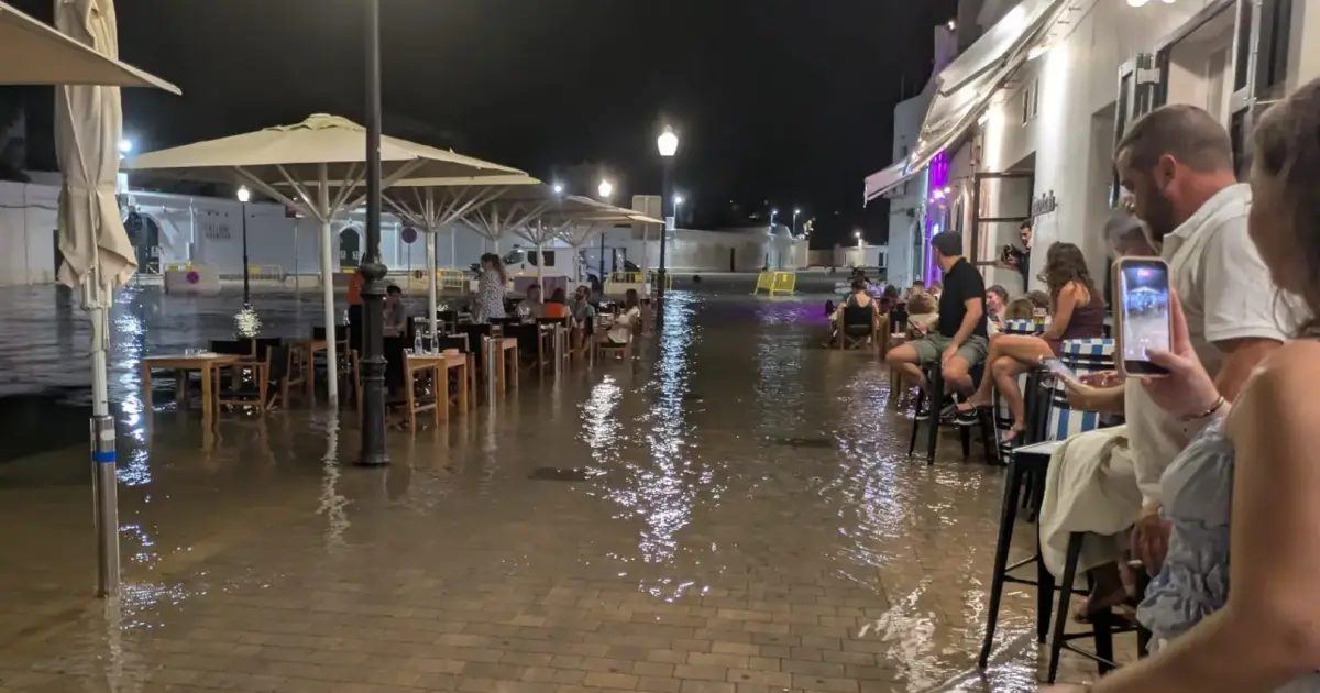 Una semana histórica de 'rissagues' en Menorca alarma a los expertos: «La tendencia es que se repitan con más frecuencia»