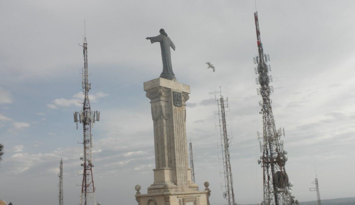 El Toro dará el salto a un único punto de telecomunicaciones para acabar con el caos visual de sus antenas