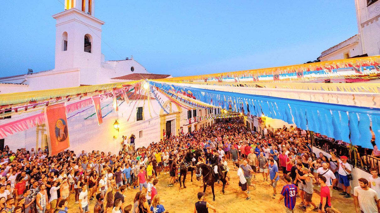 Las fiestas de Sant Bartomeu en Ferreries concluyen con ocho intervenciones policiales y sin ninguna detención