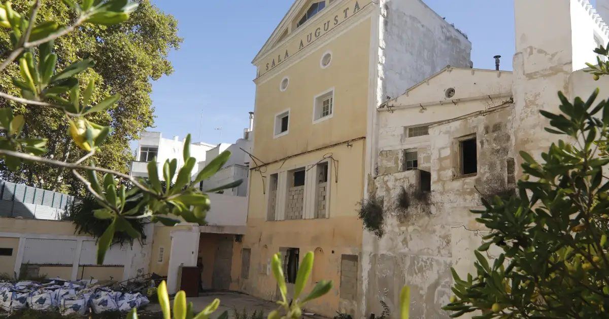 La Sala Augusta de Maó lleva 23 años cerrada y su rehabilitación sigue sin financiación ni plazos