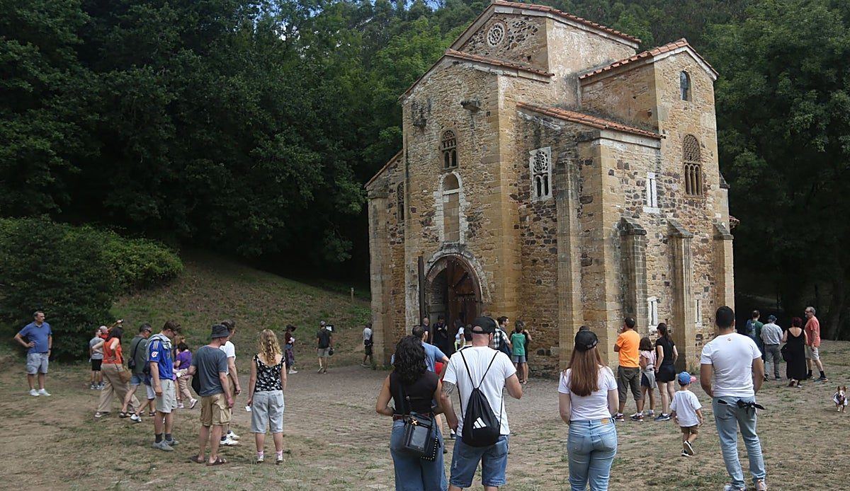 Las obras en el acceso al Prerrománico del Naranco complican el verano turístico de Oviedo