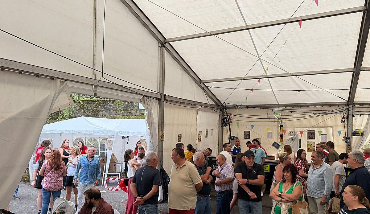 Puerto celebra San Bartolomé a lo grande: bollos preñaos, paella popular y verbena hasta la madrugada