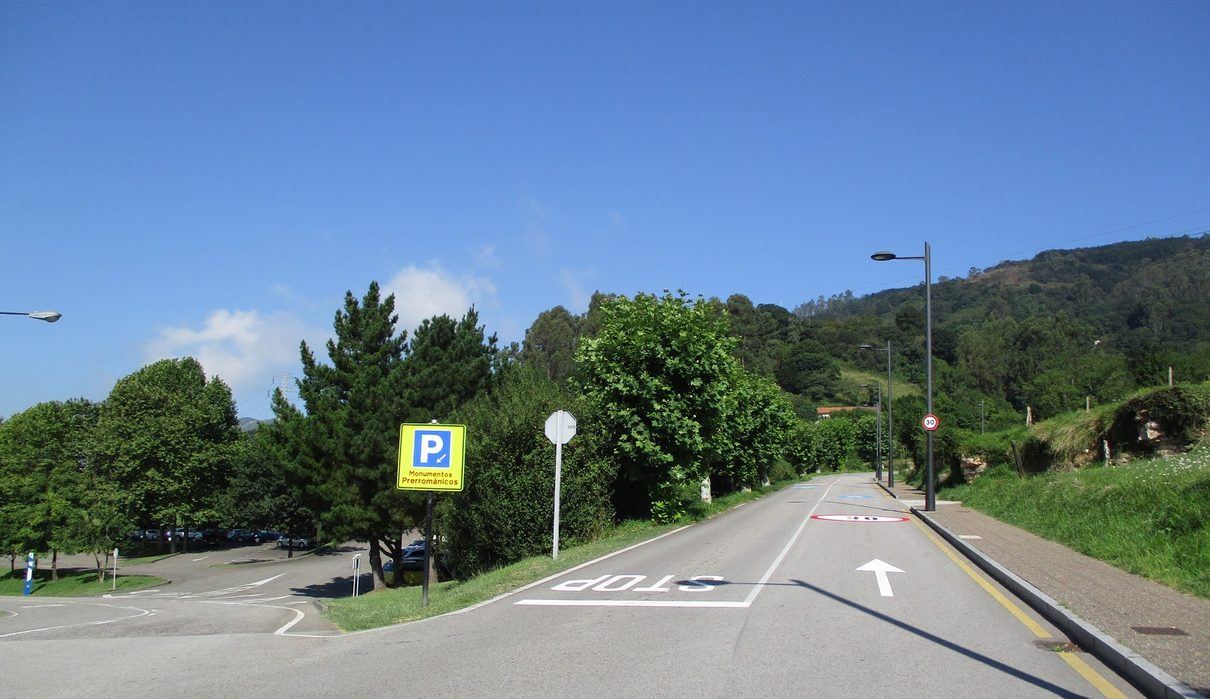El PSOE exige cerrar el Naranco al tráfico en verano y acabar con la basura en la cima de Oviedo