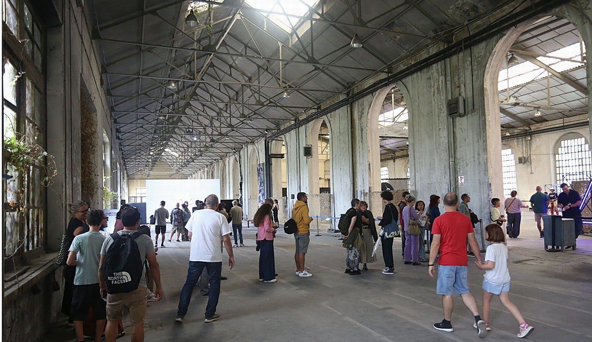 La fábrica de La Vega se rinde ante el Festival LINK: entradas agotadas y colas masivas para cerrar una edición histórica