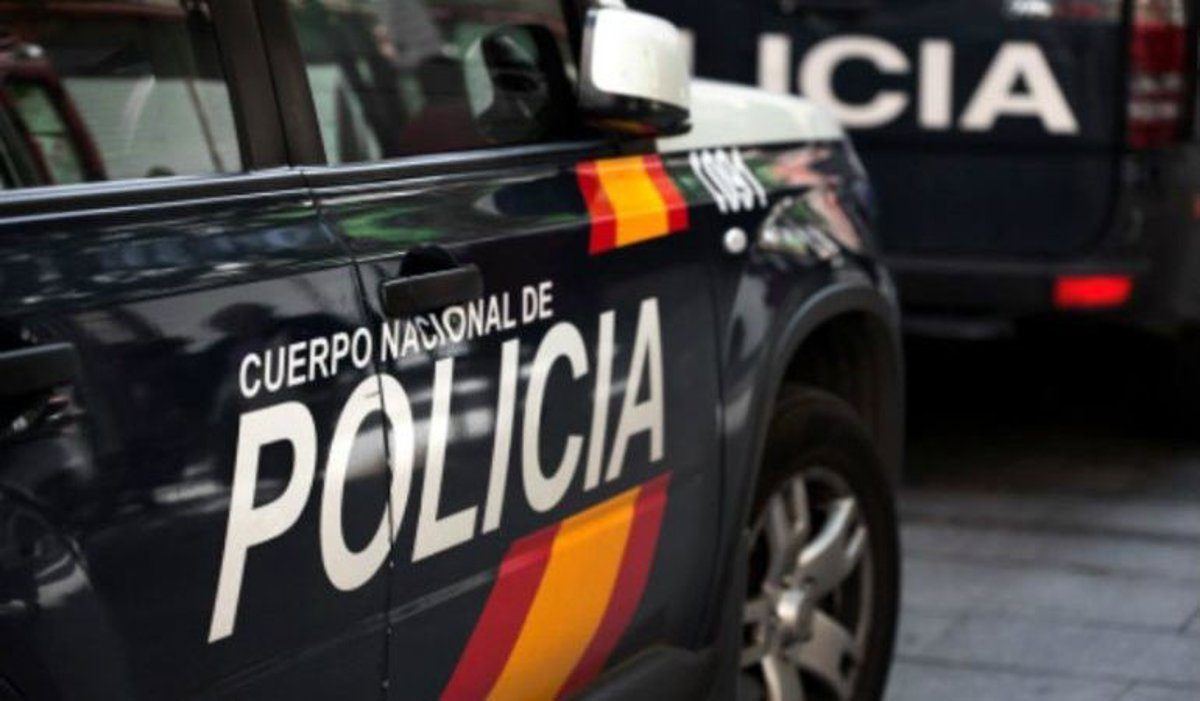 Detenido en Langreo por crear y difundir imágenes falsas de 15 jóvenes desnudas con inteligencia artificial