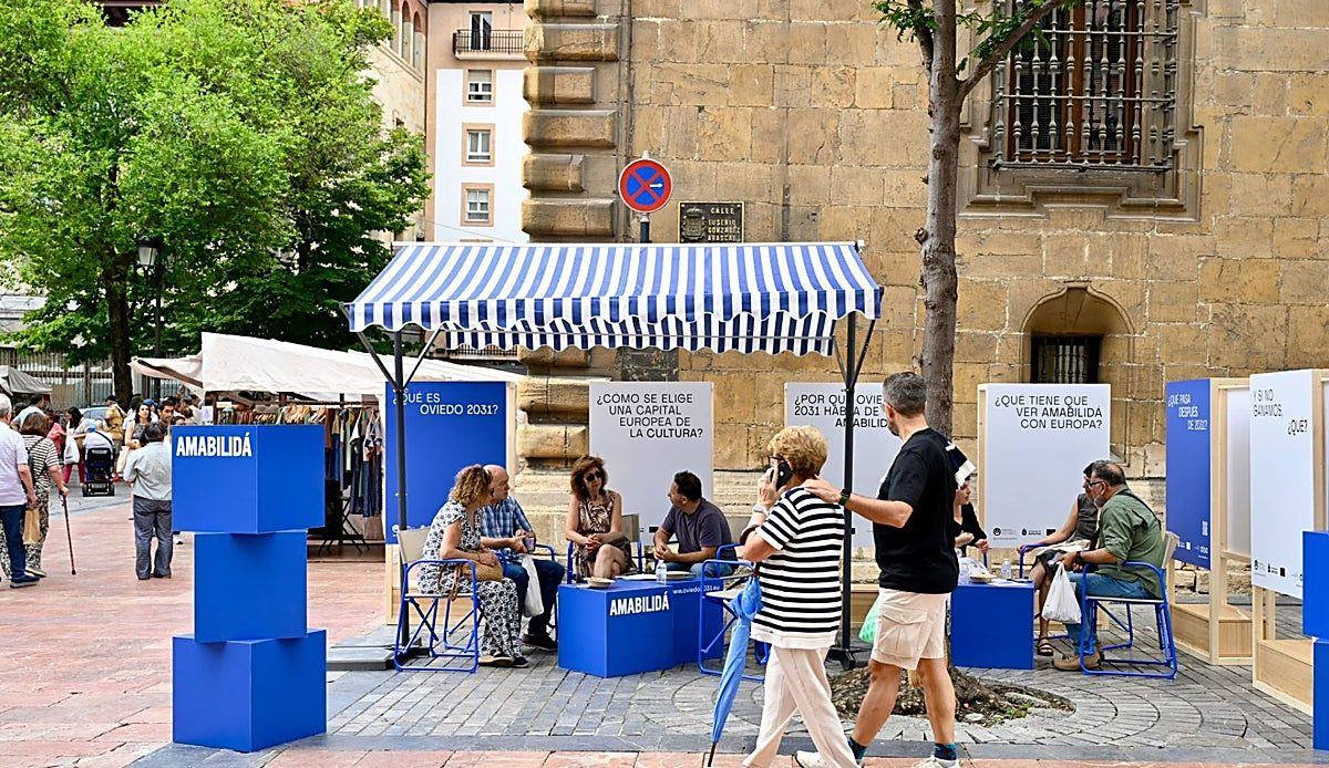 La candidatura Oviedo 2031 llega al barrio de Ventanielles para charlar con los vecinos sobre la Capital Europea de la Cultur