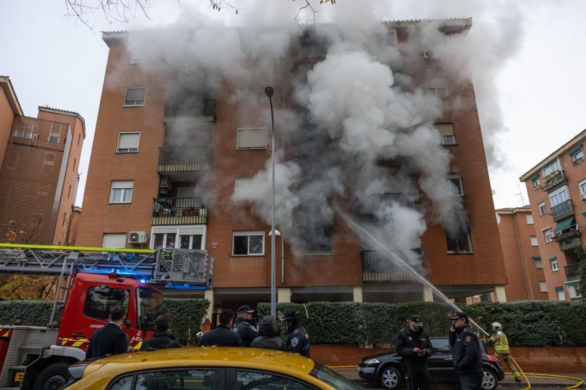 Detenido en Oviedo el hombre que escapó de un incendio por el patio de luces y acabó colándose en el piso de un vecino