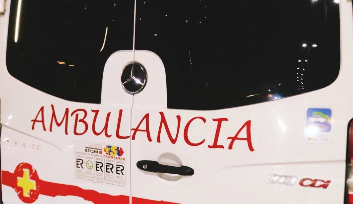 Un coche sale de la vía en la A-8 a su paso por Villaviciosa y deja tres mujeres heridas, una de ellas en estado reservado