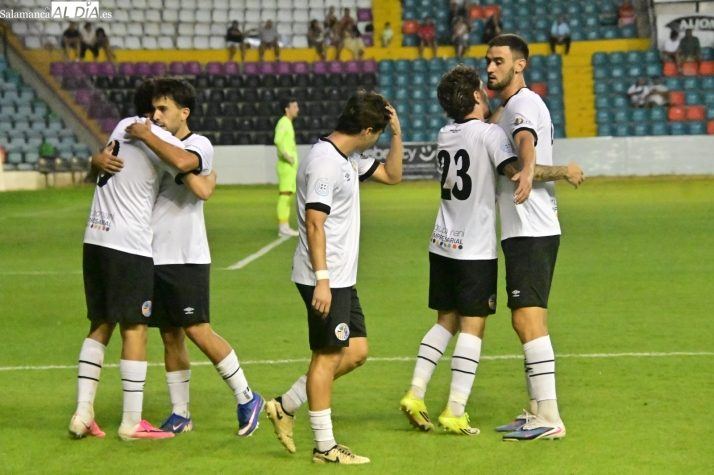 El Salamanca UDS abre su temporada en el Helmántico el día grande de las Ferias y a las 21:00, entre críticas de la afición