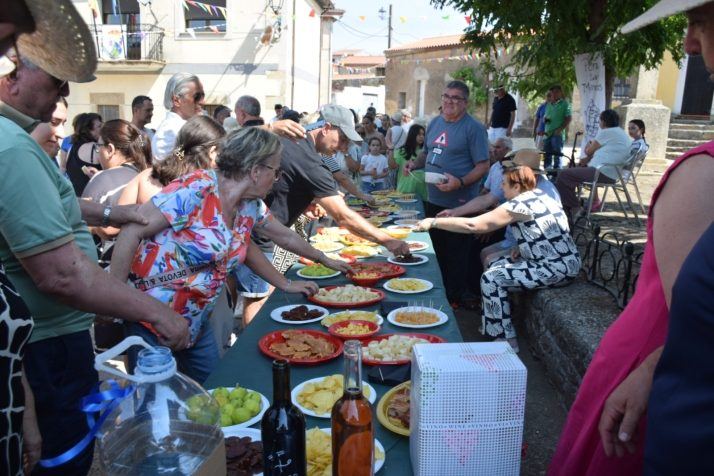 La Bouza celebra el sabor de La Raya: queso artesano y música tradicional unen a España y Portugal