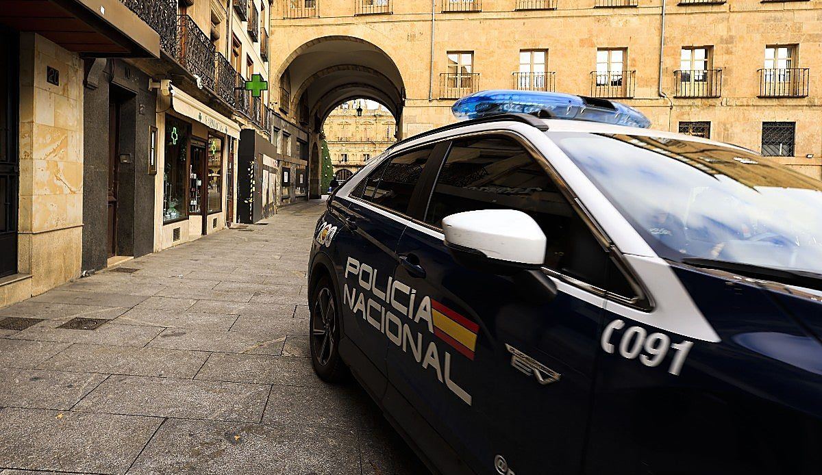 Un hombre da positivo en alcohol y drogas tras robar una furgoneta y sembrar el caos por el centro de Salamanca