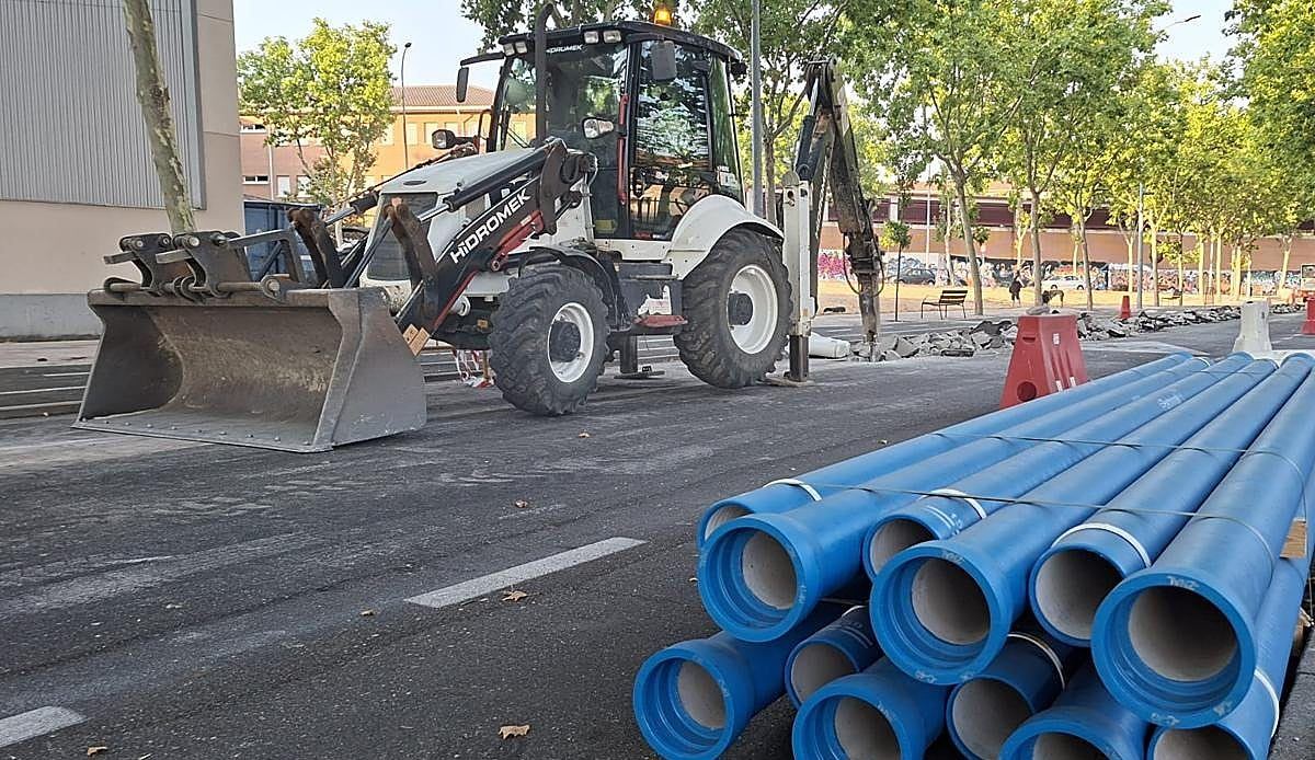 Puente Ladrillo estrena verano con tuberías nuevas: Salamanca bate récords en renovación de su red de agua