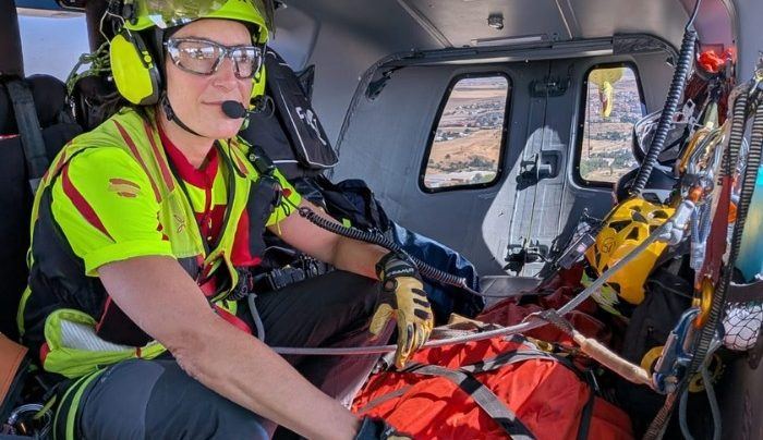 Un helicóptero evacúa a un ciclista con la clavícula lesionada tras caer en un paraje inaccesible de Cabrerizos