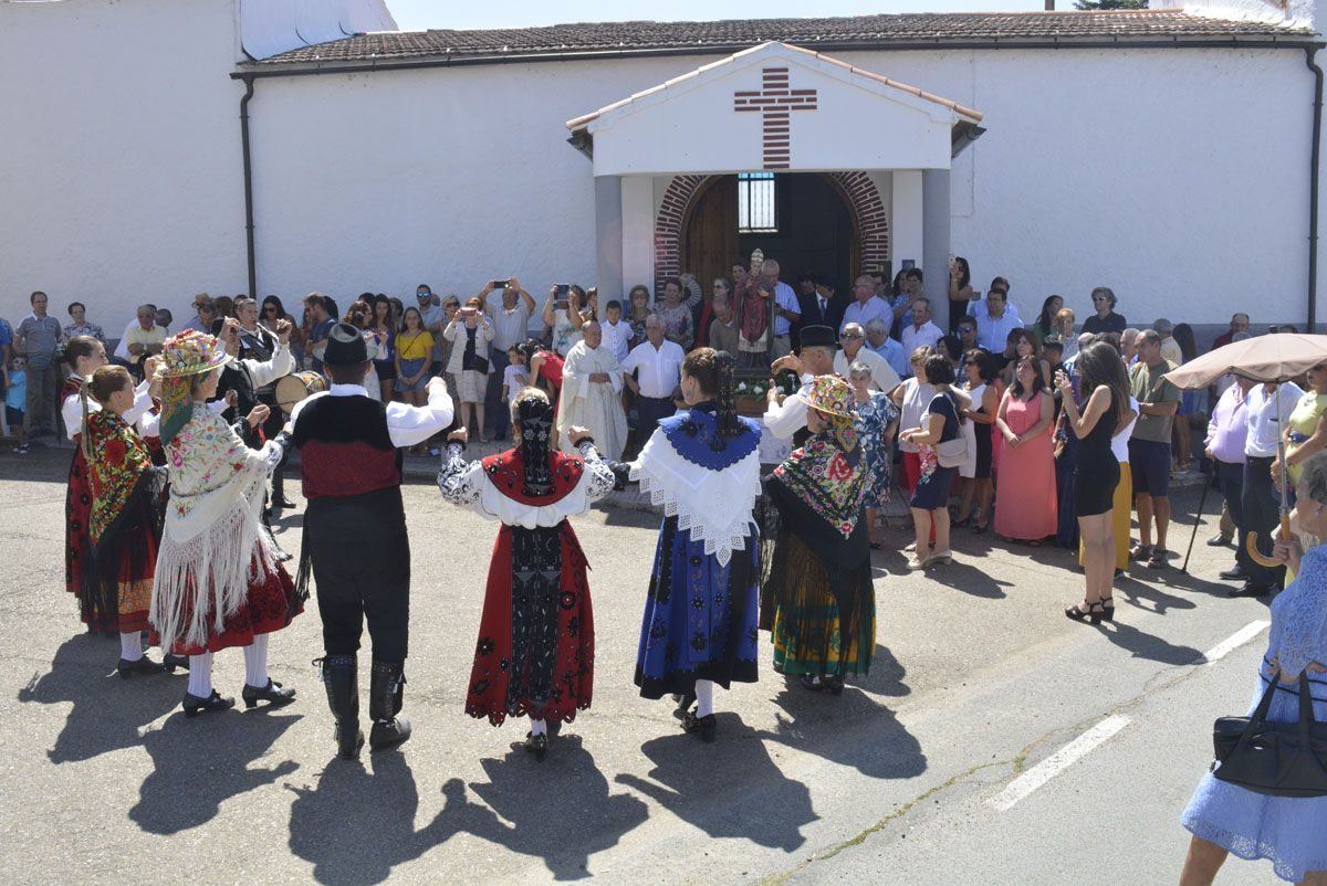 Tenebrón arranca sus fiestas de San Ceferino con un pregón que emocionó a todo el pueblo