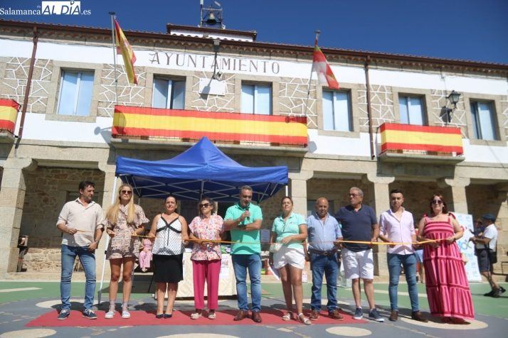 La Plaza Mayor de Bogajo se viste de feria para celebrar su novena cita con el producto local y las tradiciones