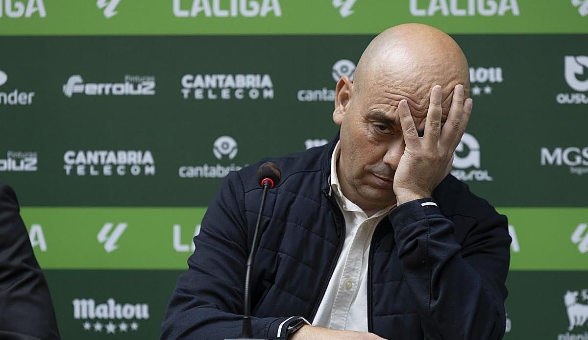 El Racing llega al límite del mercado con tres fichajes pendientes y el futuro de Salinas y Puerta en el aire