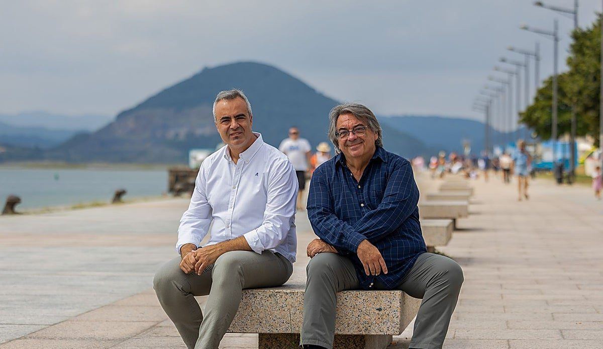 Dos creadores cántabros unen poesía y música en el Festival Internacional de Santander con 'Revés'