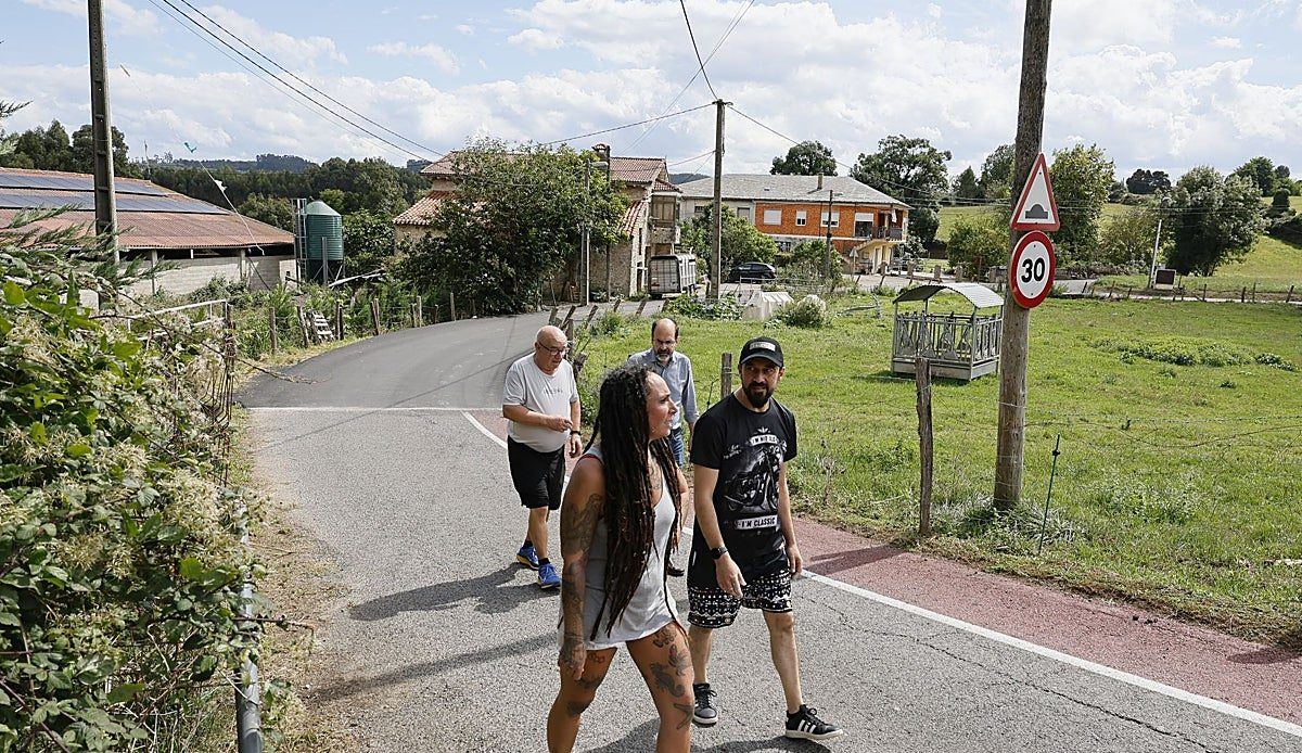 Torrelavega estrena asfalto nuevo en San Ramón y promete extender las mejoras a otros barrios del municipio