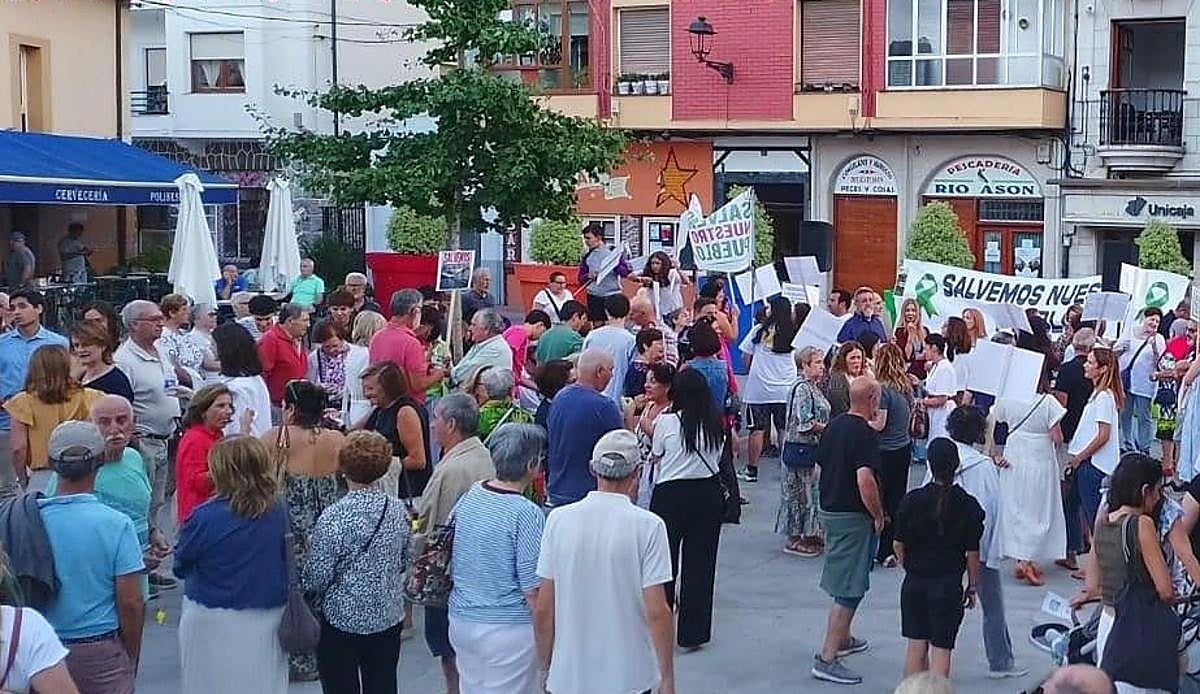 Ampuero se echa a la calle por tercera vez contra unas obras en el Asón que consideran una amenaza para su pueblo